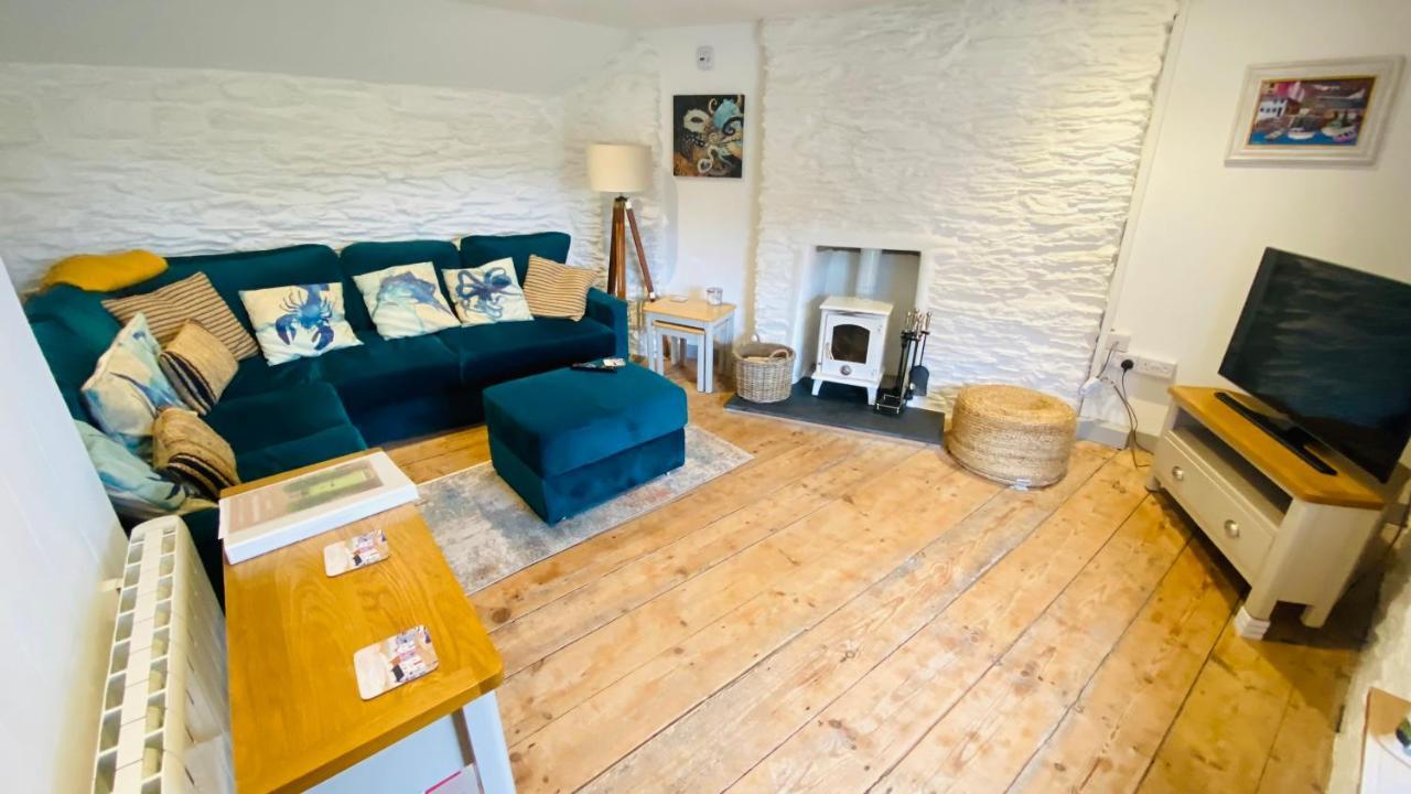 Spindrift: Harbourside Family Retreat In Holiday home Polperro