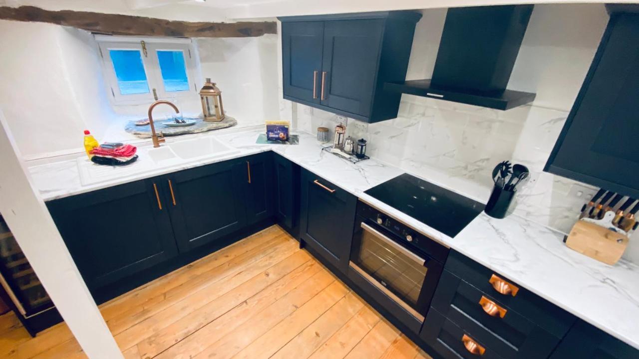 Spindrift: Harbourside Family Retreat In Polperro
